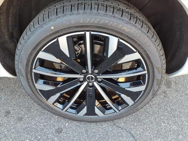 2026 Volvo XC90 Plus, B6 AWD Gas (mild hybrid), Gasoline, Bright, 7 Seats