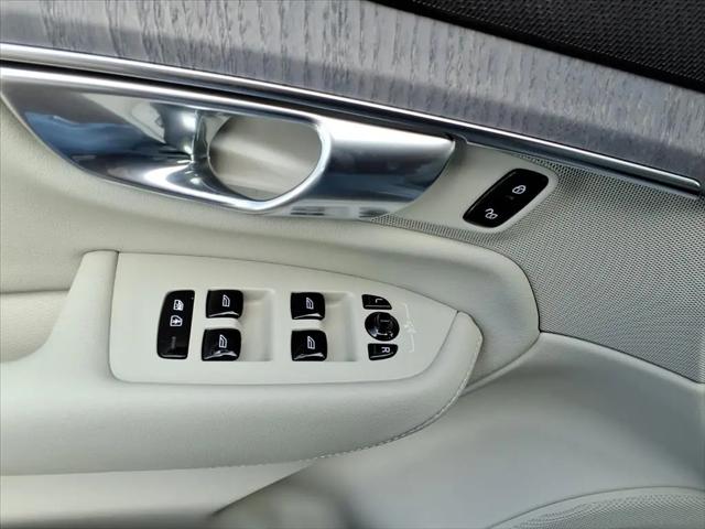 2026 Volvo XC90 Ultra, B6 AWD Gas (mild hybrid), Gasoline, Bright, 7 Seats