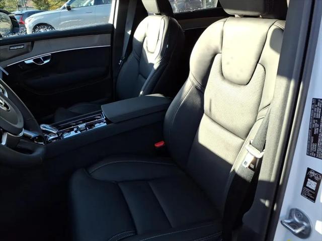 2026 Volvo XC90 Ultra Dark Theme, B6 AWD Gas (mild hybrid), Gasoline, 7 Seats