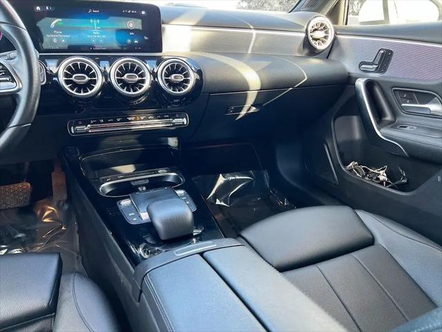2021 Mercedes-Benz A 220 A 220