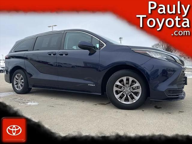 2021 Toyota Sienna LE for sale in Crystal Lake, IL