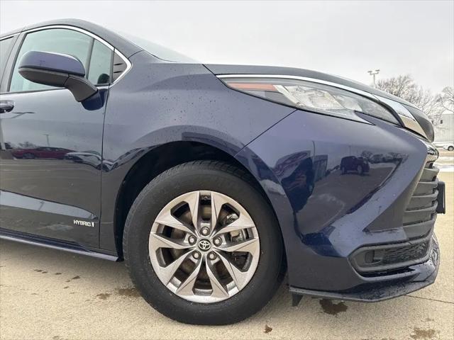 2021 Toyota Sienna LE