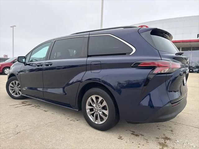 2021 Toyota Sienna LE