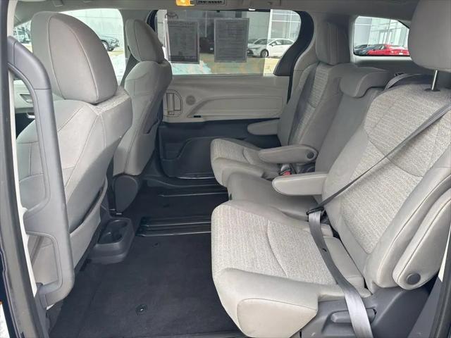 2021 Toyota Sienna LE