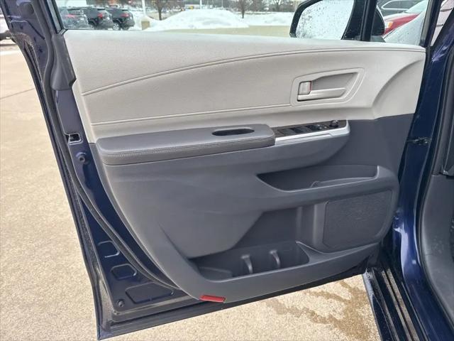 2021 Toyota Sienna LE