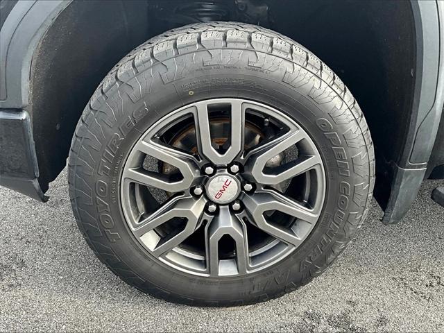 2022 GMC Sierra 1500 Limited 4WD Crew Cab Short Box AT4