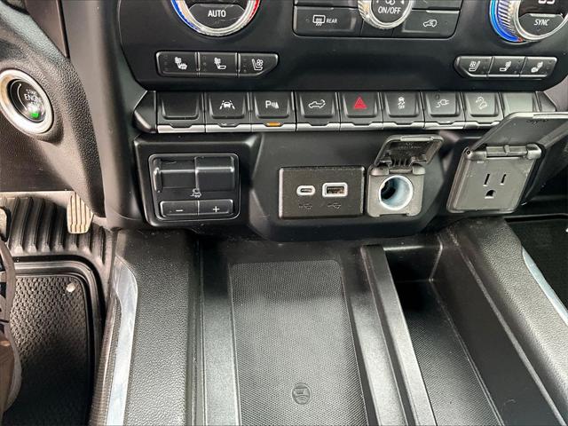 2022 GMC Sierra 1500 Limited 4WD Crew Cab Short Box AT4