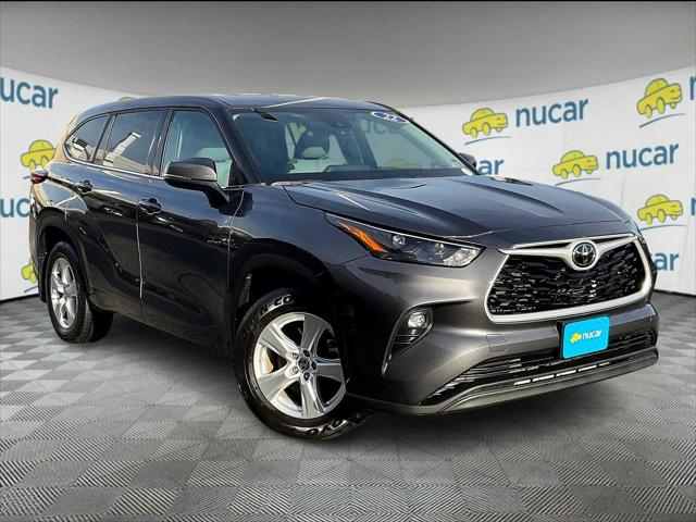 2022 Toyota Highlander LE for sale in Norwood, MA