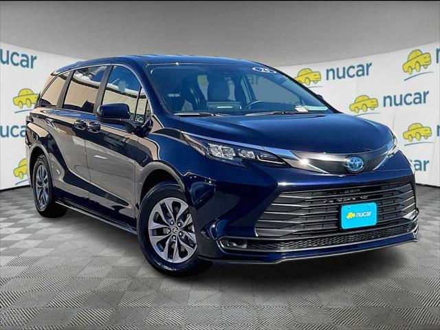 2025 Toyota Sienna LE for sale in Norwood, MA