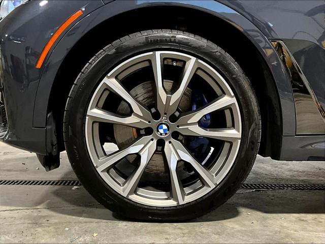 2021 BMW X7 M50i