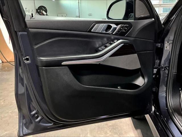 2021 BMW X7 M50i
