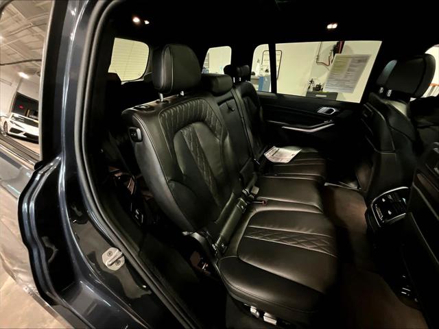 2021 BMW X7 M50i