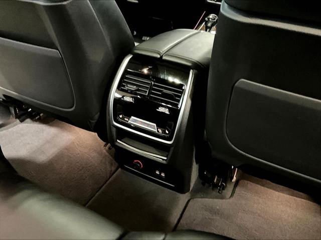2021 BMW X7 M50i