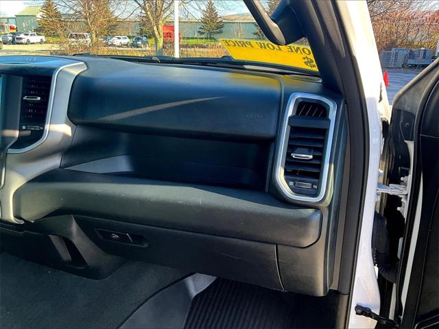 2022 Ram 1500 Big Horn Crew Cab 4x4 5'7" Box