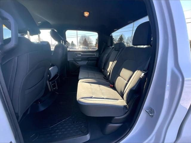 2022 Ram 1500 Big Horn Crew Cab 4x4 5'7" Box