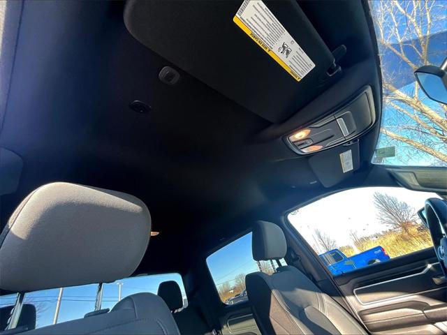 2022 Ram 1500 Big Horn Crew Cab 4x4 5'7" Box