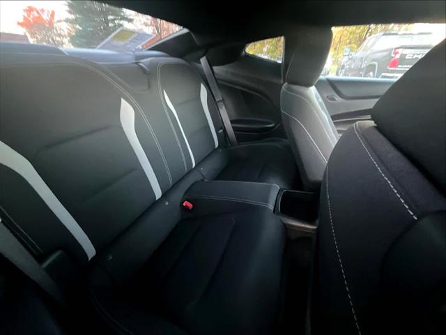 2022 Chevrolet Camaro RWD Coupe 1LT
