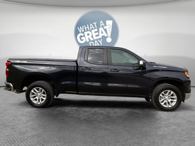 2022 Chevrolet Silverado 1500 4WD Double Cab Standard Bed LT with 2FT