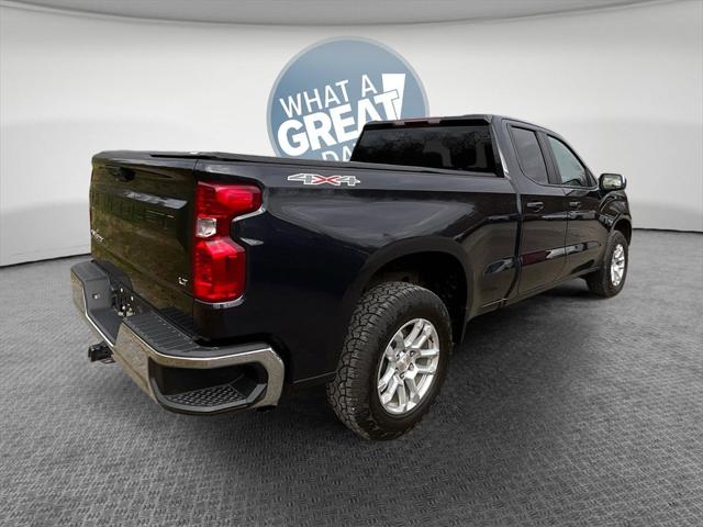 2022 Chevrolet Silverado 1500 4WD Double Cab Standard Bed LT with 2FT