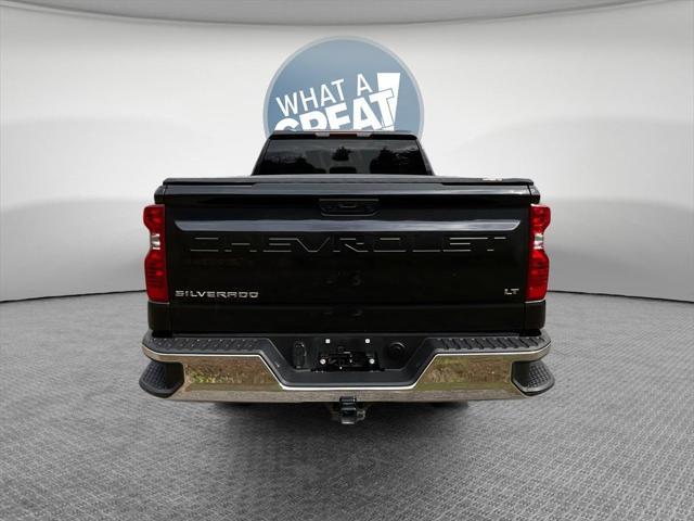 2022 Chevrolet Silverado 1500 4WD Double Cab Standard Bed LT with 2FT