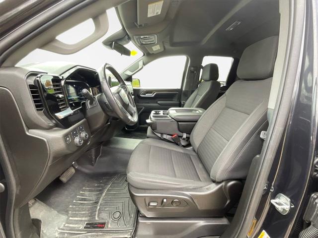 2022 Chevrolet Silverado 1500 4WD Double Cab Standard Bed LT with 2FT
