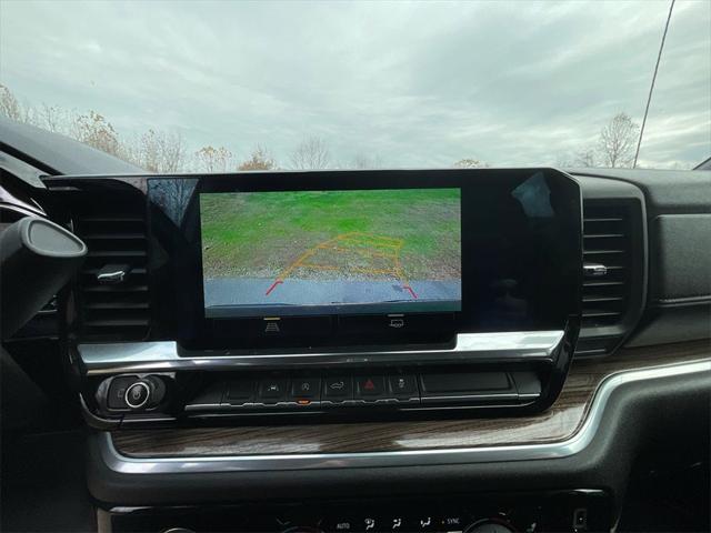 2022 Chevrolet Silverado 1500 4WD Double Cab Standard Bed LT with 2FT