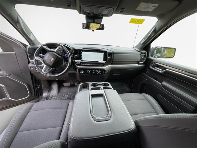 2022 Chevrolet Silverado 1500 4WD Double Cab Standard Bed LT with 2FT
