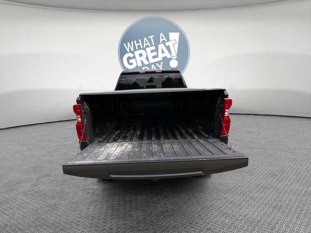 2022 Chevrolet Silverado 1500 4WD Double Cab Standard Bed LT with 2FT
