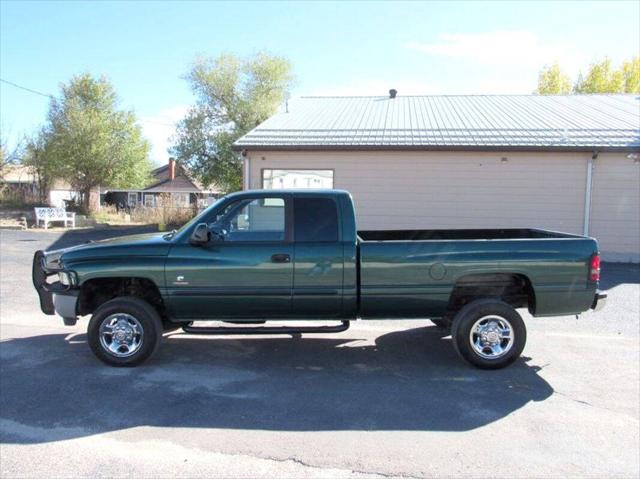 2002 Dodge Ram 2500 SLT 4wd 5 Speed manual, No dealer fees! 4wd 5 Spee