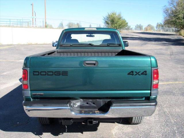 2002 Dodge Ram 2500 SLT 4wd 5 Speed manual, No dealer fees! 4wd 5 Spee