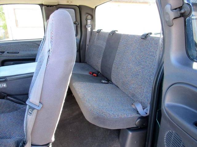 2002 Dodge Ram 2500 SLT 4wd 5 Speed manual, No dealer fees! 4wd 5 Spee