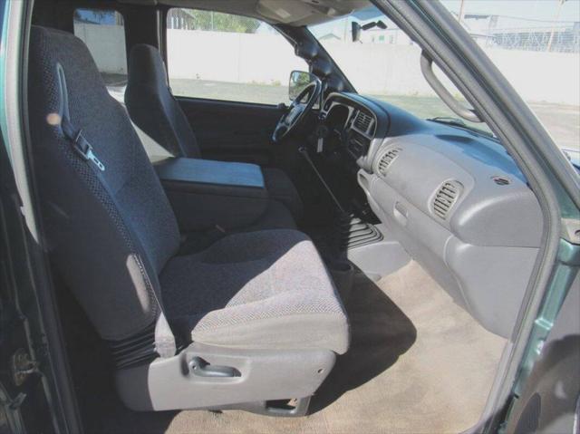 2002 Dodge Ram 2500 SLT 4wd 5 Speed manual, No dealer fees! 4wd 5 Spee
