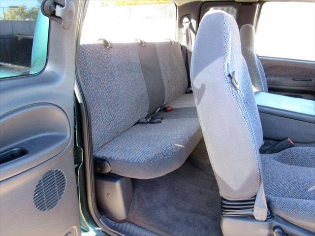 2002 Dodge Ram 2500 SLT 4wd 5 Speed manual, No dealer fees! 4wd 5 Spee