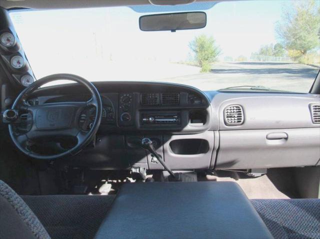 2002 Dodge Ram 2500 SLT 4wd 5 Speed manual, No dealer fees! 4wd 5 Spee