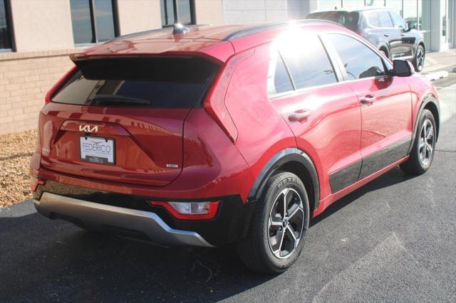 2023 Kia Niro SX 2023 Kia Niro SX