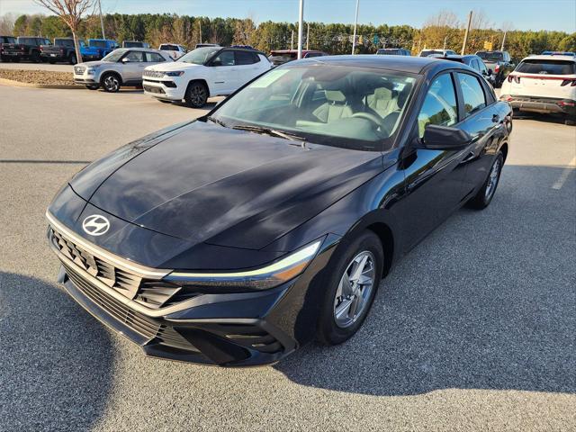 2024 Hyundai Elantra SE