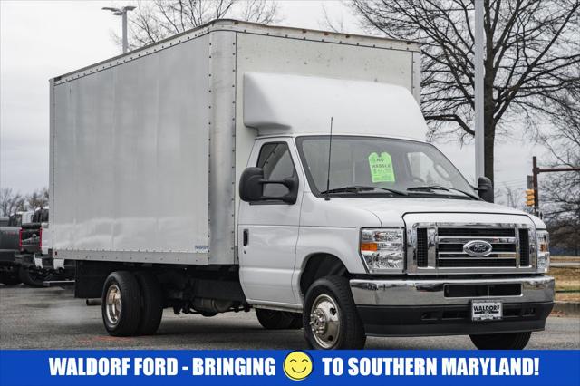 2024 Ford E-450 Cutaway E-450 DRW 158 WB