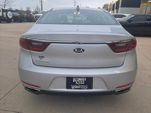 2017 Kia Cadenza Premium