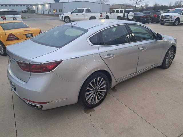 2017 Kia Cadenza Premium