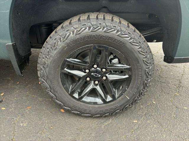 2026 Chevrolet Silverado 1500 4WD Crew Cab Short Bed Custom Trail Boss