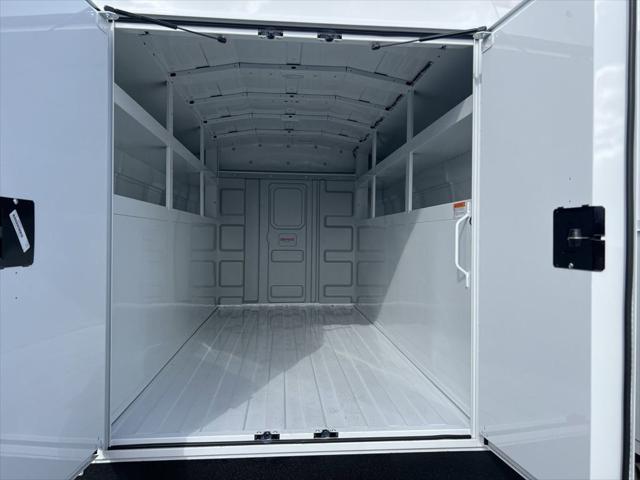 2025 GMC Savana Cutaway Work Van