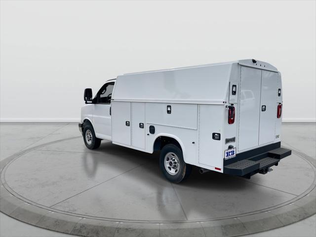 2025 GMC Savana Cutaway Work Van