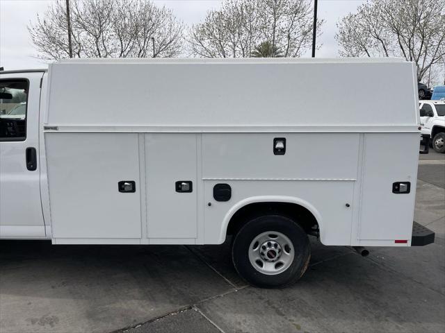 2025 GMC Savana Cutaway Work Van