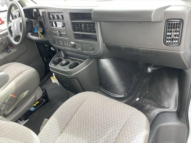 2025 GMC Savana Cutaway Work Van