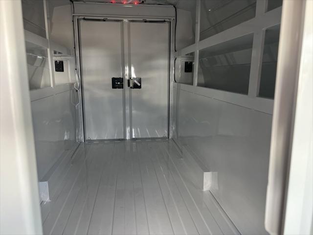 2025 GMC Savana Cutaway Work Van