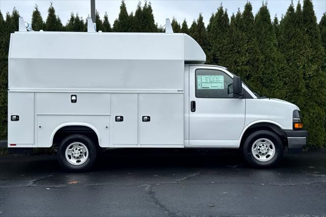 2025 Chevrolet Express Cutaway Work Van