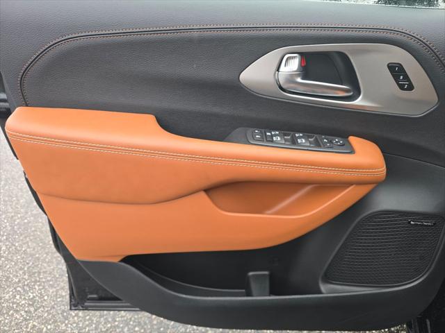 2026 Chrysler Pacifica Pinnacle AWD