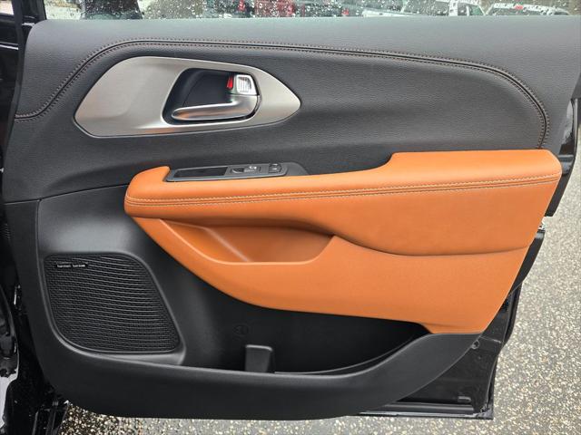 2026 Chrysler Pacifica Pinnacle AWD