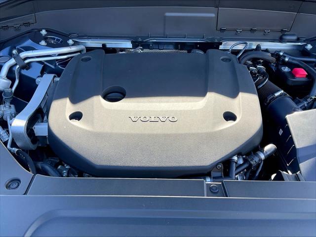 2026 Volvo XC90 Plus, B6 AWD Gas (mild hybrid), Gasoline, Bright, 7 Seats