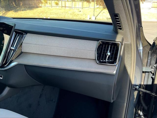 2026 Volvo XC90 Plus, B6 AWD Gas (mild hybrid), Gasoline, Bright, 7 Seats